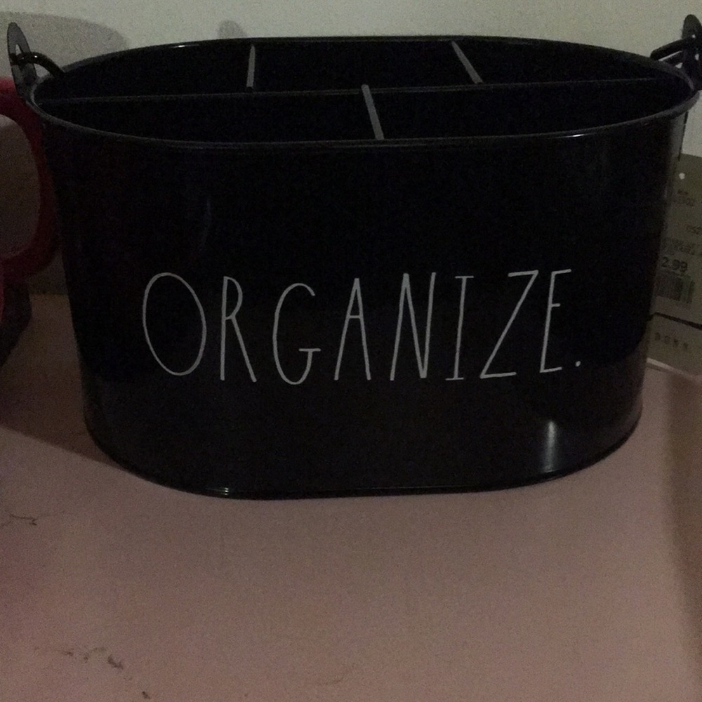 Rae Dunn métal organize